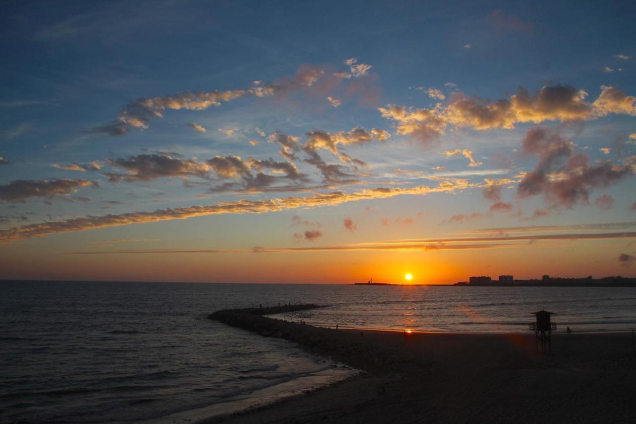 Apartamento Ventanal Al Mar Cadiz Bagian luar foto