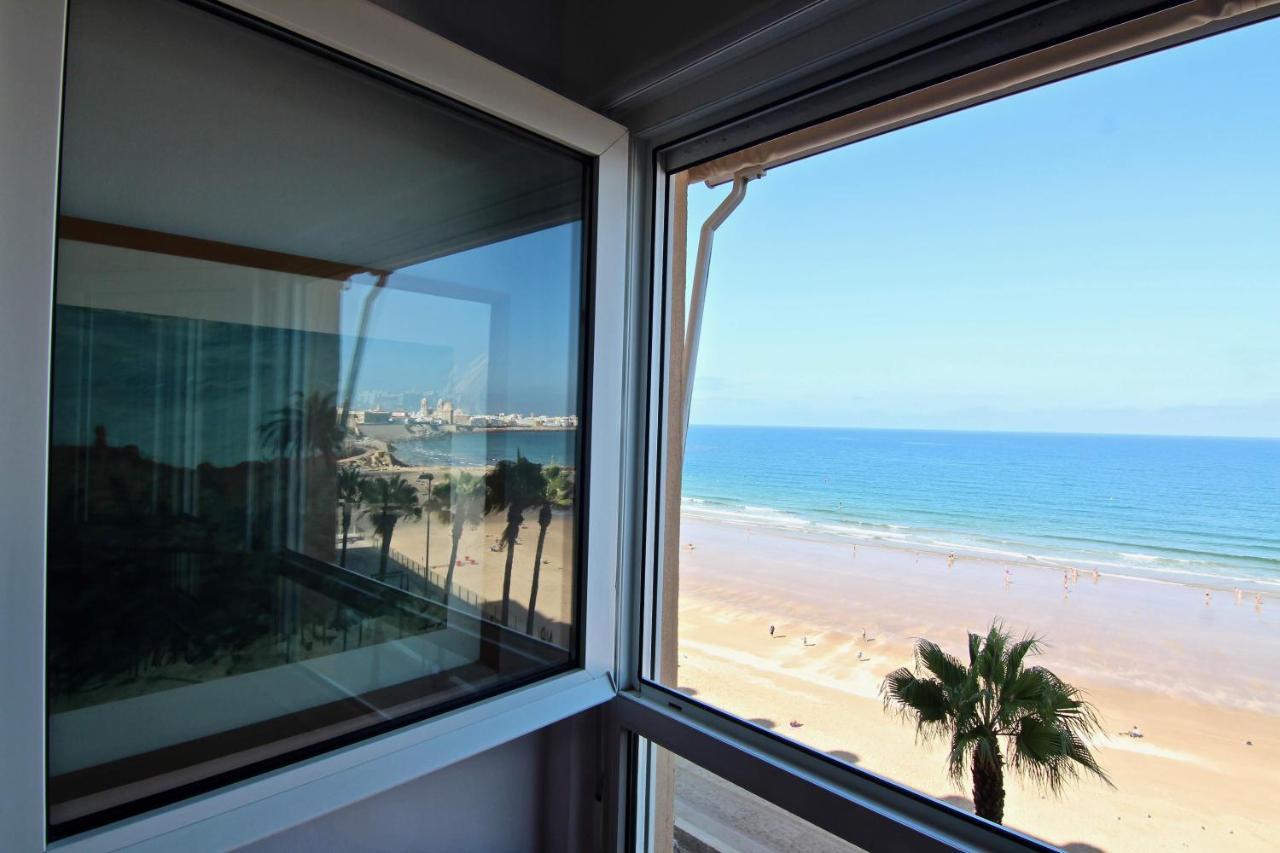 Apartamento Ventanal Al Mar Cadiz Bagian luar foto