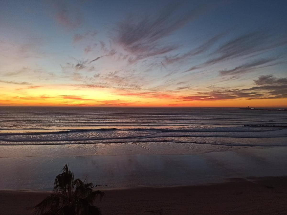 Apartamento Ventanal Al Mar Cadiz Bagian luar foto